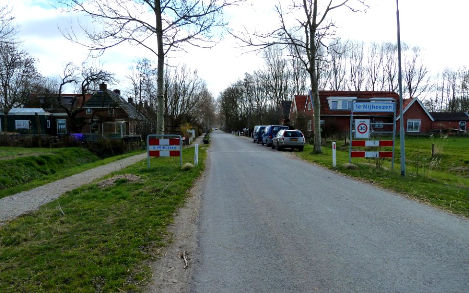 1e_Nijhoezen_-_ingang_vanaf_Zuurdijk