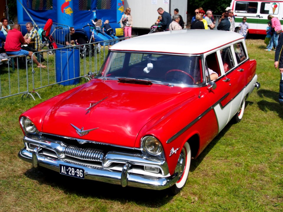 1955_Plymouth_Plaza_pic2