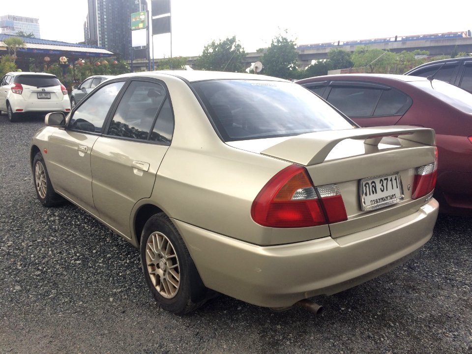 1999-2000_Mitsubishi_Lancer_(CK2)_1.8_SEi_Limited_Sedan_(2018-07-03)_03