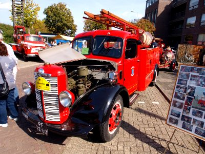 1955_Bedford_MLC_pic1