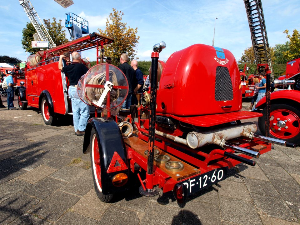 1955_Bedford_MLC_pic2