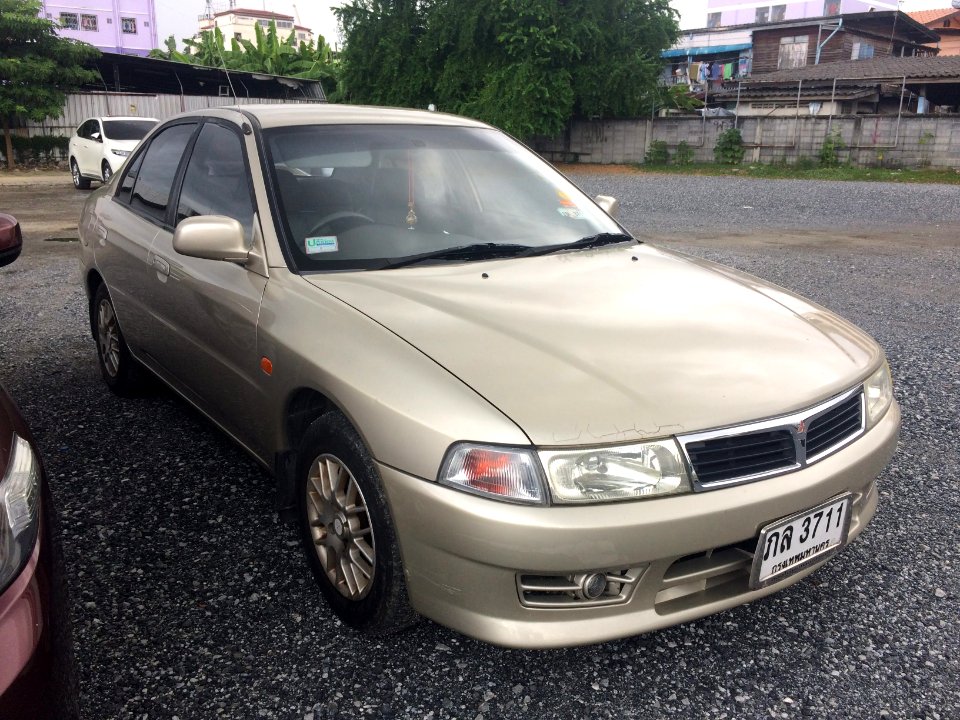 1999-2000_Mitsubishi_Lancer_(CK2)_1.8_SEi_Limited_Sedan_(2018-07-03)_02