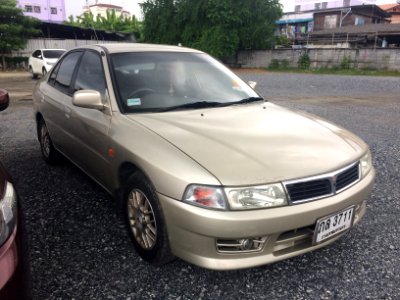 1999-2000_Mitsubishi_Lancer_(CK2)_1.8_SEi_Limited_Sedan_(2018-07-03)_02