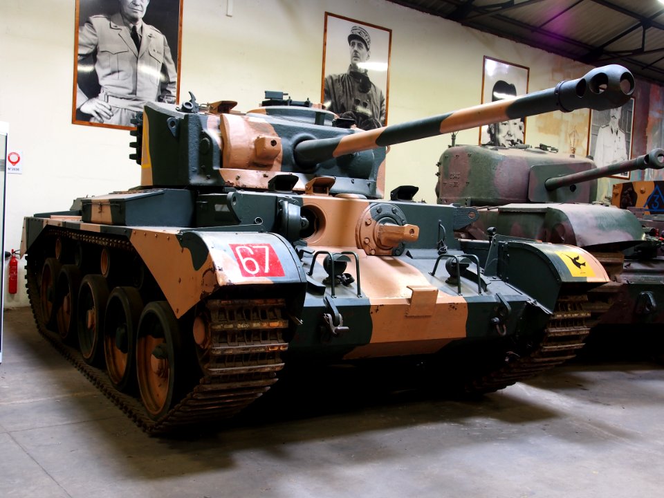 1944_Cruiser_tank_Comet,_Tanks_in_the_Musée_des_Blindés,_France,_pic-1