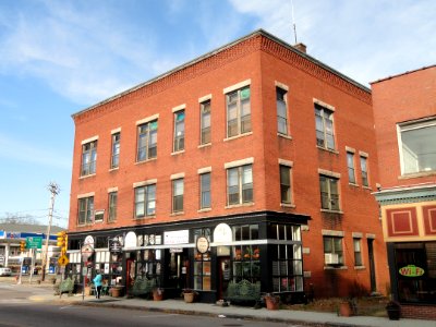2_South_Main_Street,_Uxbridge,_Massachusetts_-_DSC02776