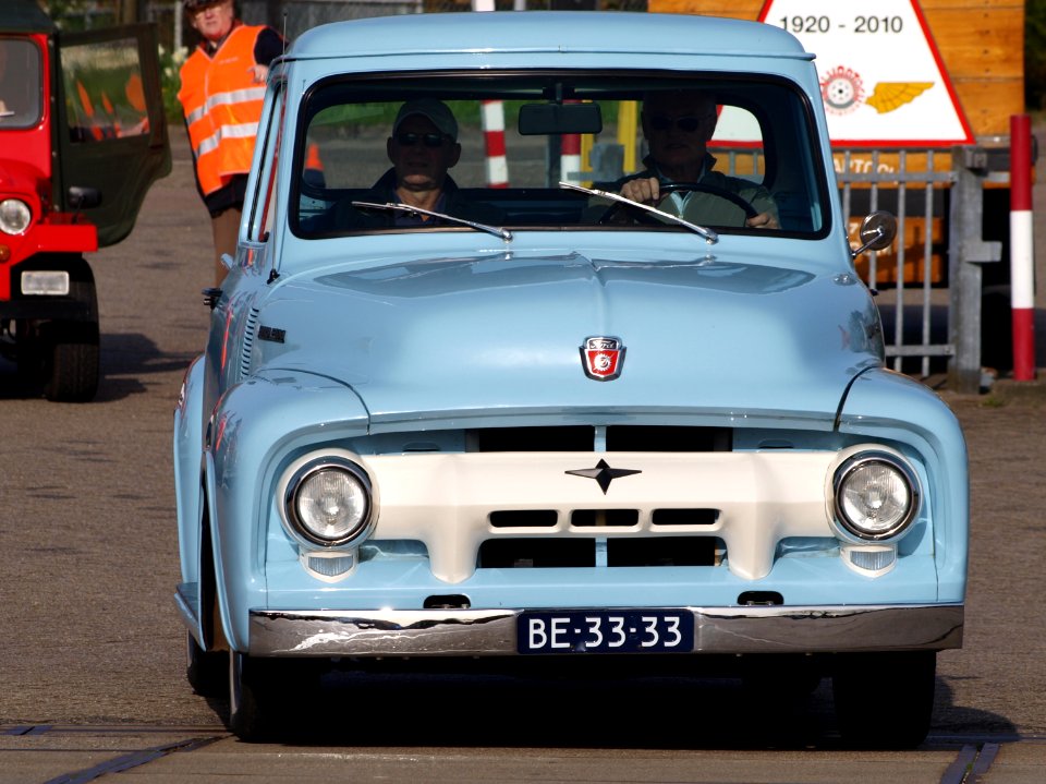 1955_Ford_F100