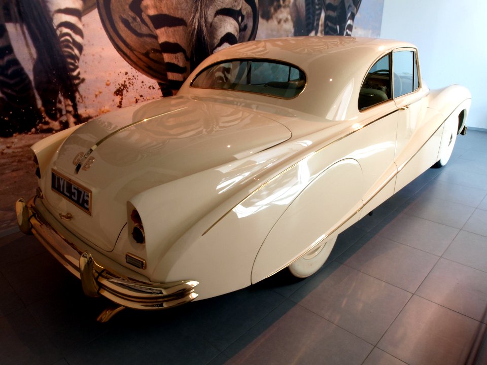 1955_Daimler_DK_400_'Golden_Zebra'_Coupé_p3