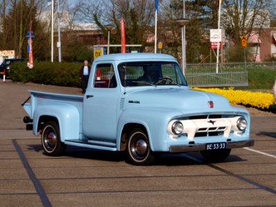 1955_Ford_F100_pic2