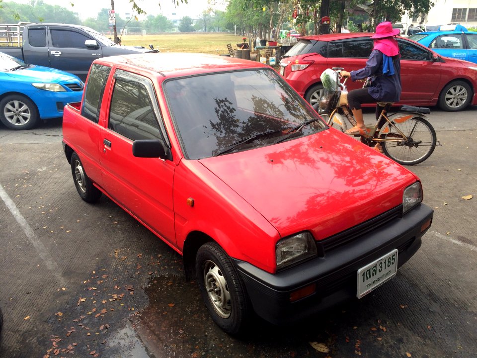 1989-1990_Daihatsu_Mira_(L70)_pickups_(24-02-2018)_01