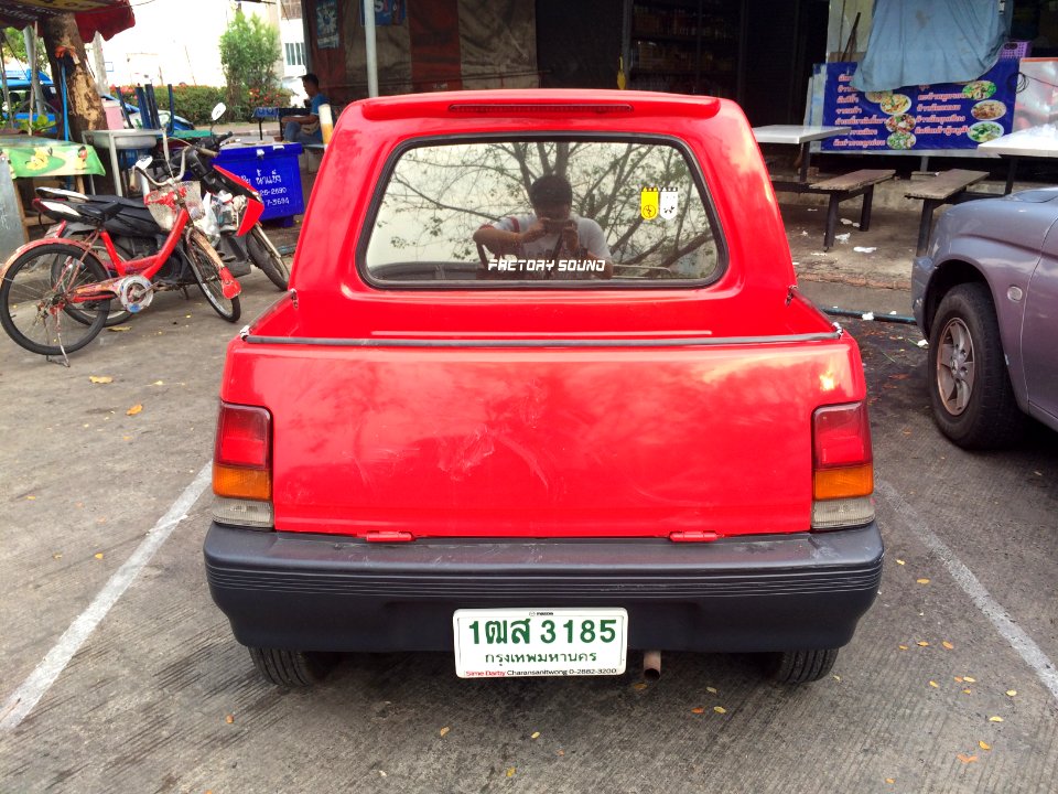 1989-1990_Daihatsu_Mira_(L70)_pickups_(24-02-2018)_06