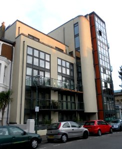 1a_Connaught_Road,_Hove_(October_2011)