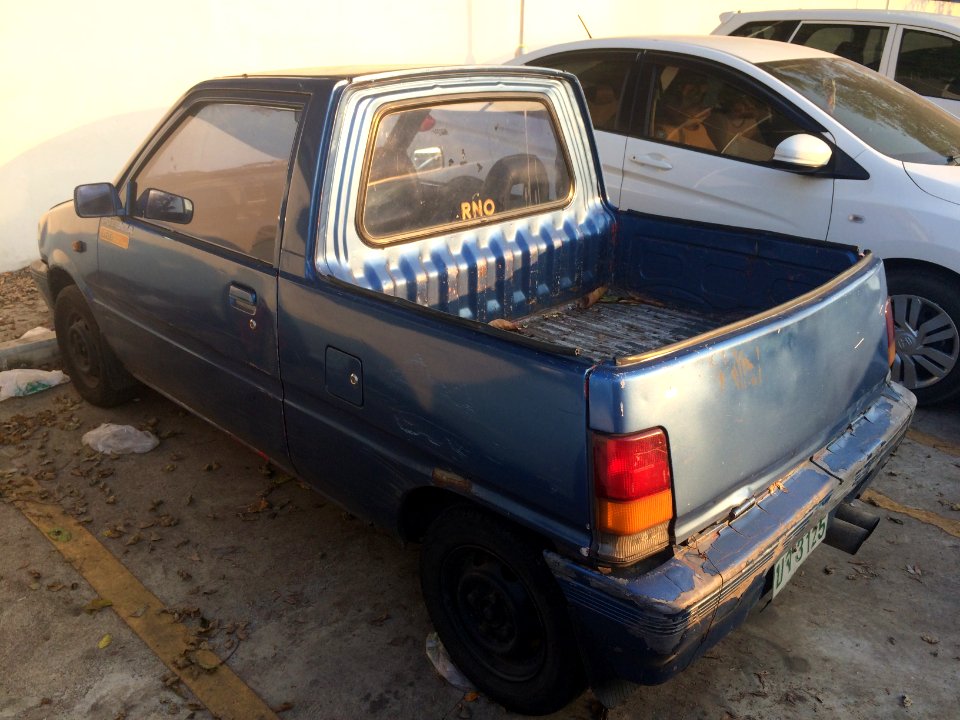 1989-1990_Daihatsu_Mira_(L70)_pickups_(07-12-2017)_03