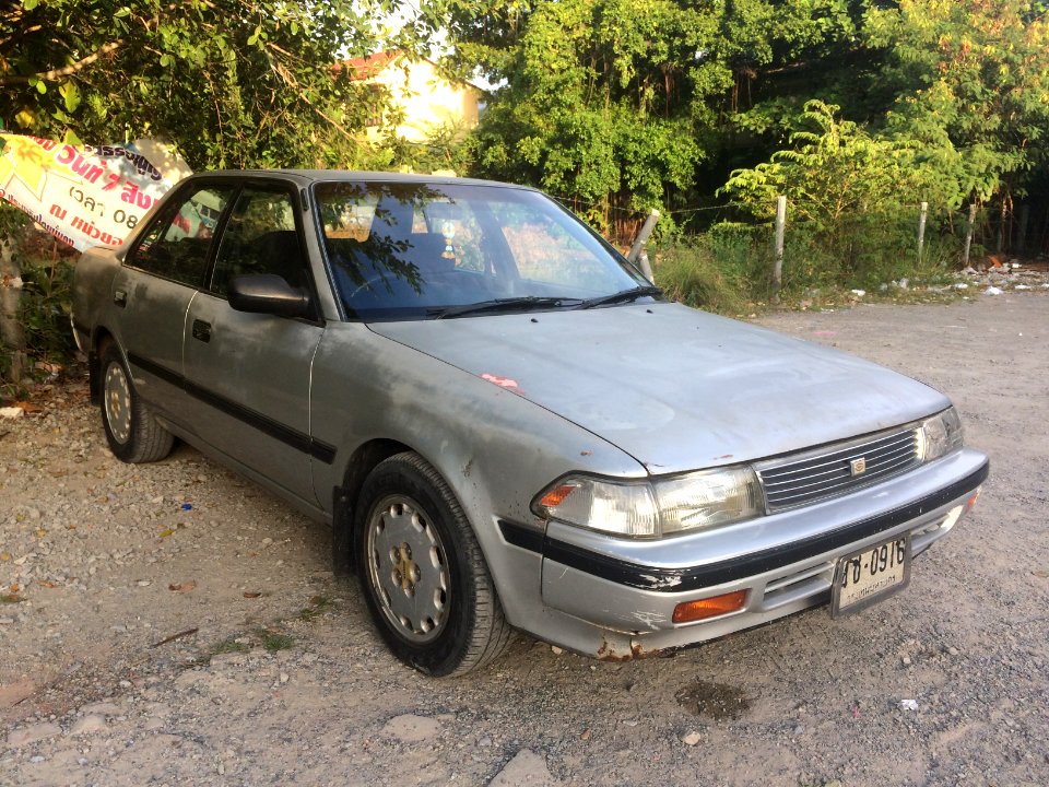 1988-1989_Toyota_Corona_(ST190)_2.0_GL_Automatic_Sedan_(03-08-2018)_01