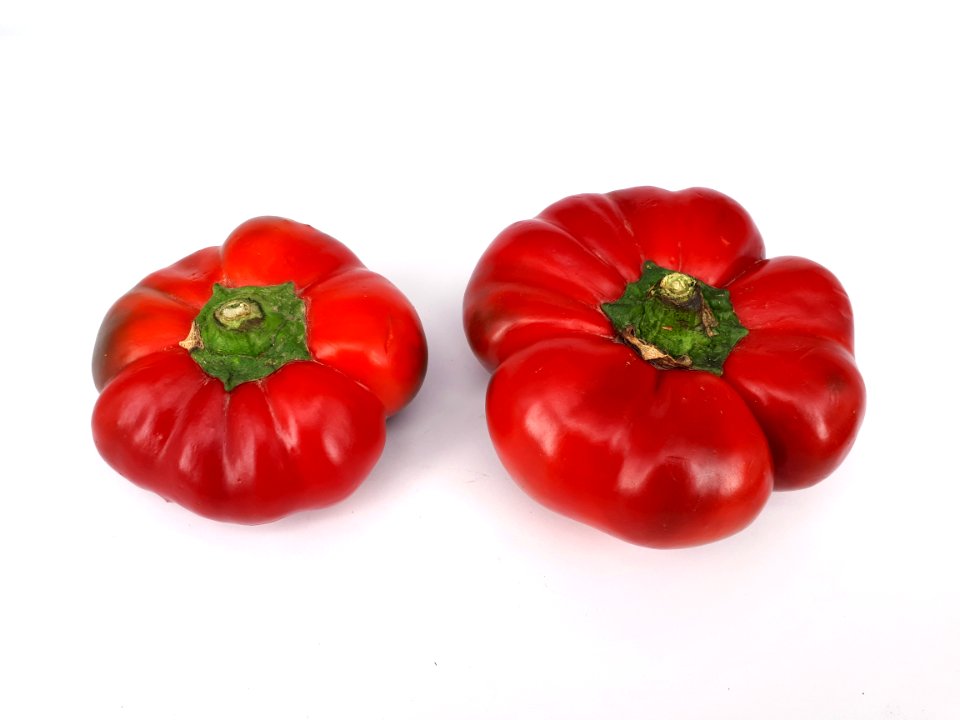 2_x_Flat_red_bell_pepper_2017_A