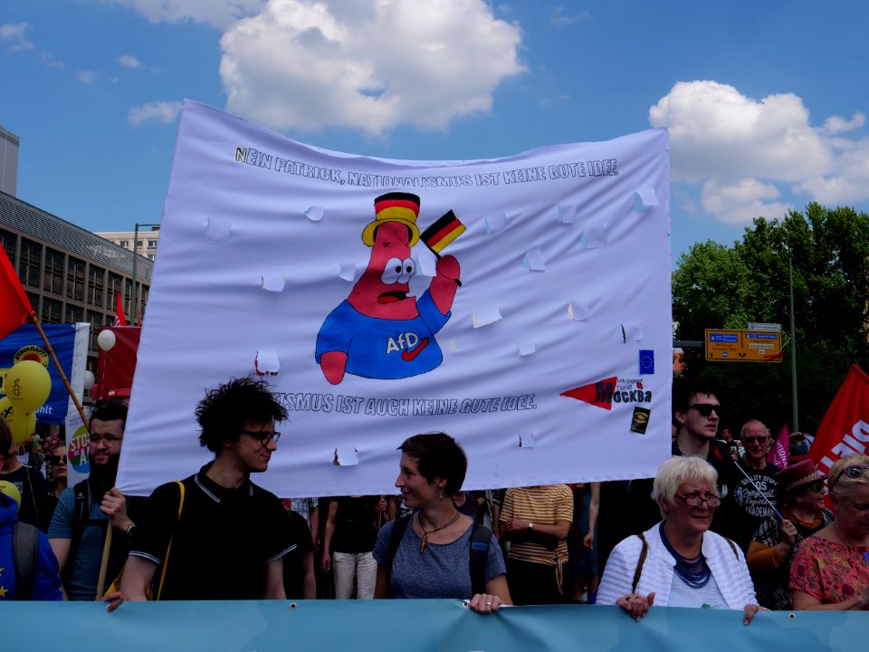 1Europafüralle_demonstration_Berlin_left_party_block_03