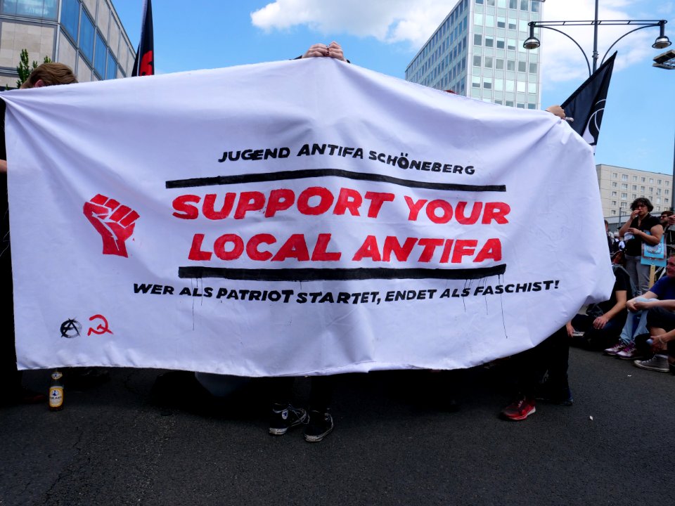 1Europafüralle_demonstration_Berlin_Antifa_block_02
