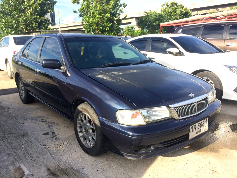 1999-2000_Nissan_Sunny_(B14)_1.6_Super_Saloon_Sedan_(08-06-2018)_01