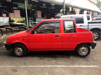 1989-1990_Daihatsu_Mira_(L70)_pickups_(24-02-2018)_04