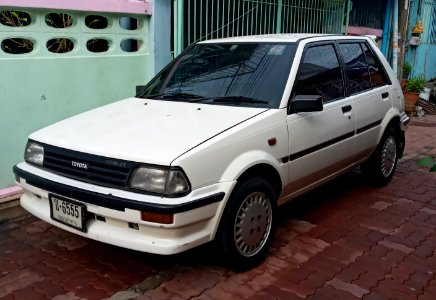 1987-1988_Toyota_Starlet_(EP71)_Sporty_1.3_XL_Hatchbacks_(04-07-2020)_02