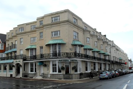 1–24_Cavendish_Place,_Eastbourne_(IoE_Code_1190211)_(March_2010)