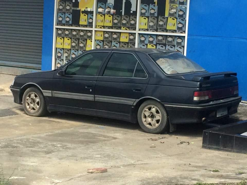 1989-1990_Peugeot_405_GR_Sedan_(28-03-2018)_02