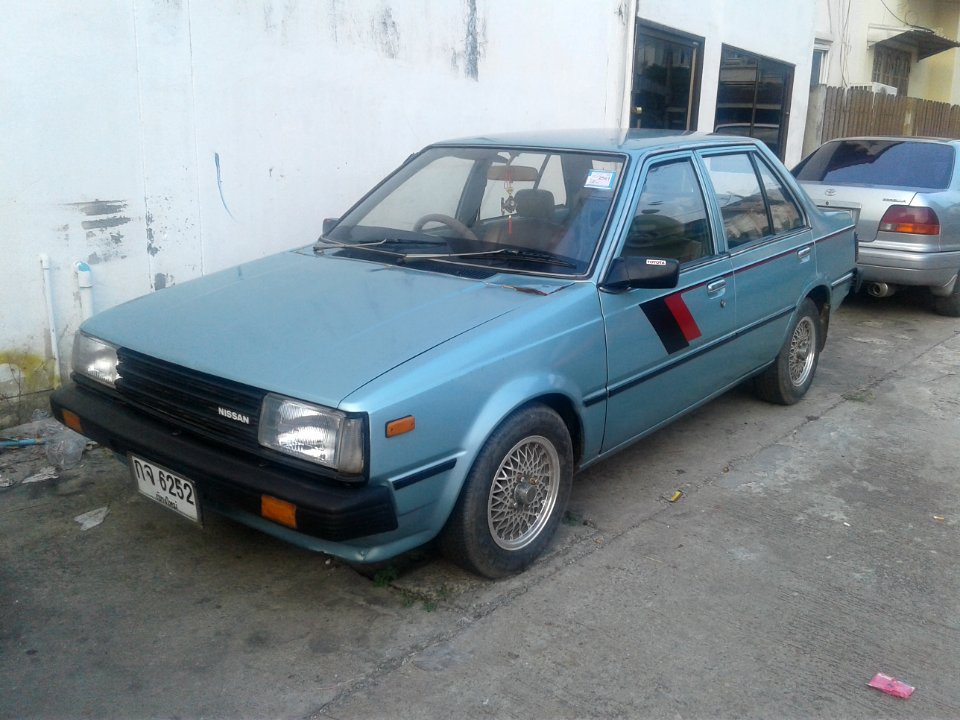 1982-1983_Nissan_Sunny_FF_(B11)_1.5_GL_Sedans_01