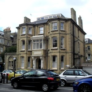 2_Third_Avenue,_Hove_(NHLE_Code_1209849)_(August_2010)
