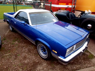 1982_Chevrolet_El_Camino,_Dutch_licence_registration_5-VFT-94_p2