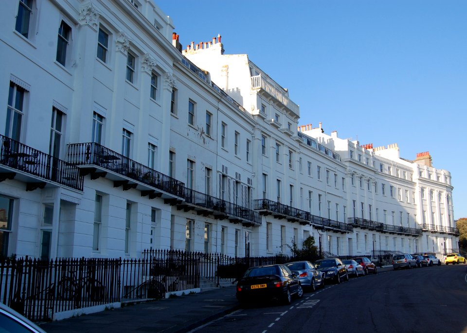 1–14_Lewes_Crescent,_Kemp_Town,_Brighton_(NHLE_Code_1381658)_(September_2018)_(3)