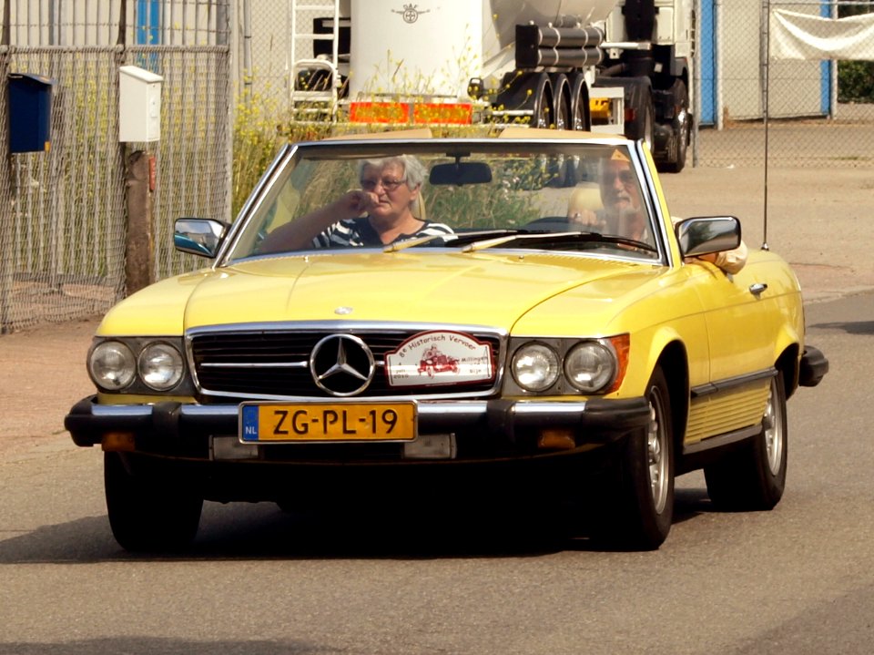 1982_Mercedes-Benz_380_SL