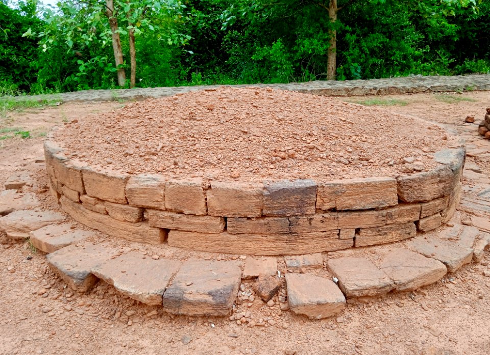 1st_century_BCE_to_3rd_century_CE_Pandavula_Metta,_Korukonda_Buddhist_site,_Kapavaram_Andhra_Pradesh_-_29