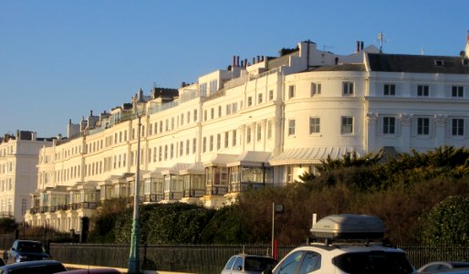 1–14_Chichester_Terrace,_Kemp_Town,_Brighton_(NHLE_Code_1380256)_(December_2016)_(2)