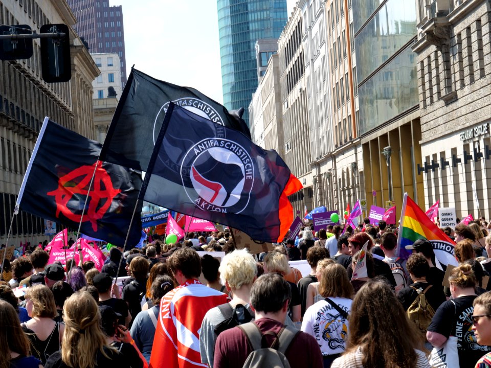 1Europafüralle_demonstration_Berlin_Antifa_block_07