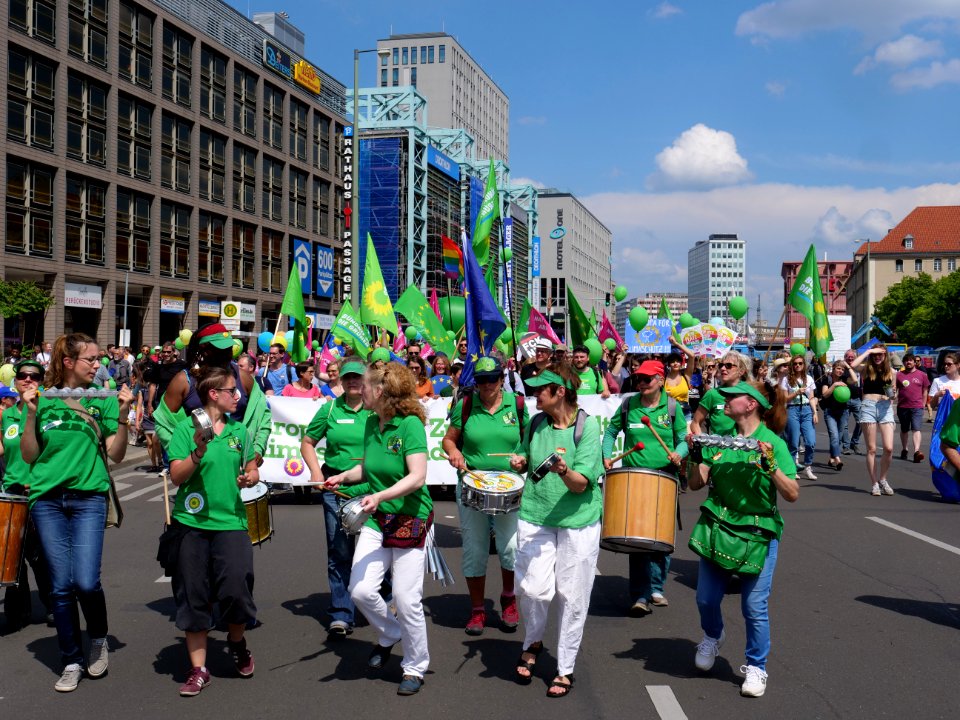 1Europafüralle_demonstration_Berlin_green_party_block_02
