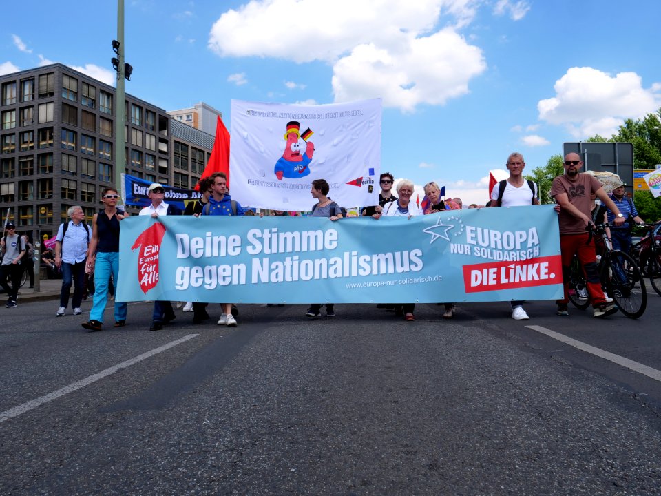 1Europafüralle_demonstration_Berlin_left_party_block_01