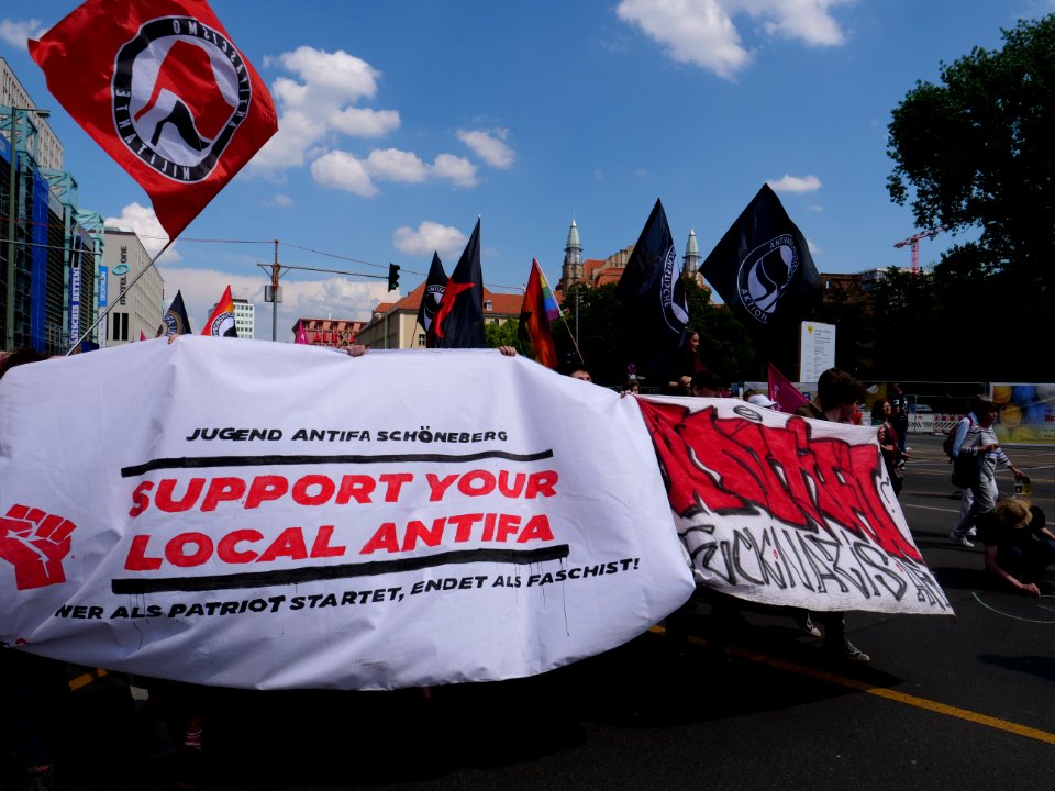1Europafüralle_demonstration_Berlin_Antifa_block_06