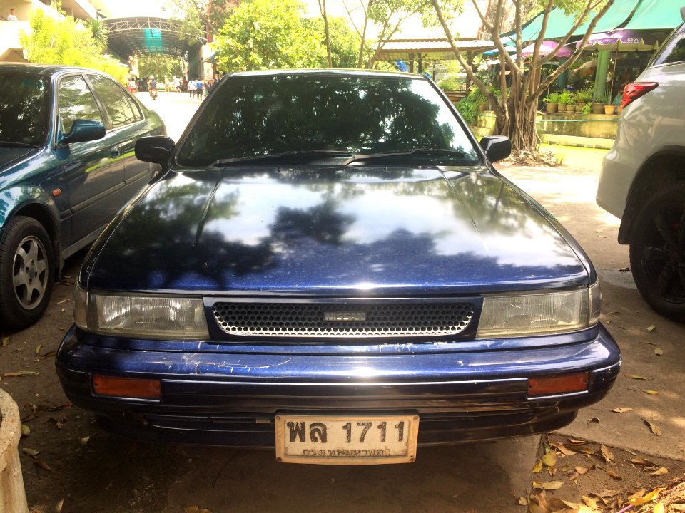 1988-1989_Nissan_Bluebird_(U12)_2.0i_Super_Select_Sedan_(27-07-2018)_05