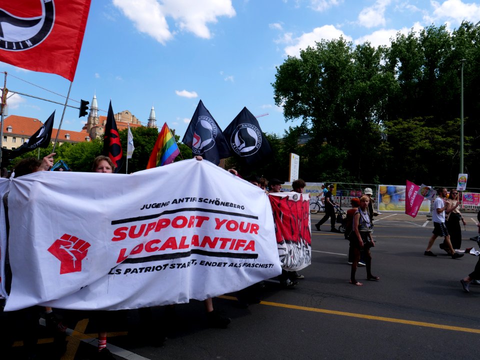 1Europafüralle_demonstration_Berlin_Antifa_block_04