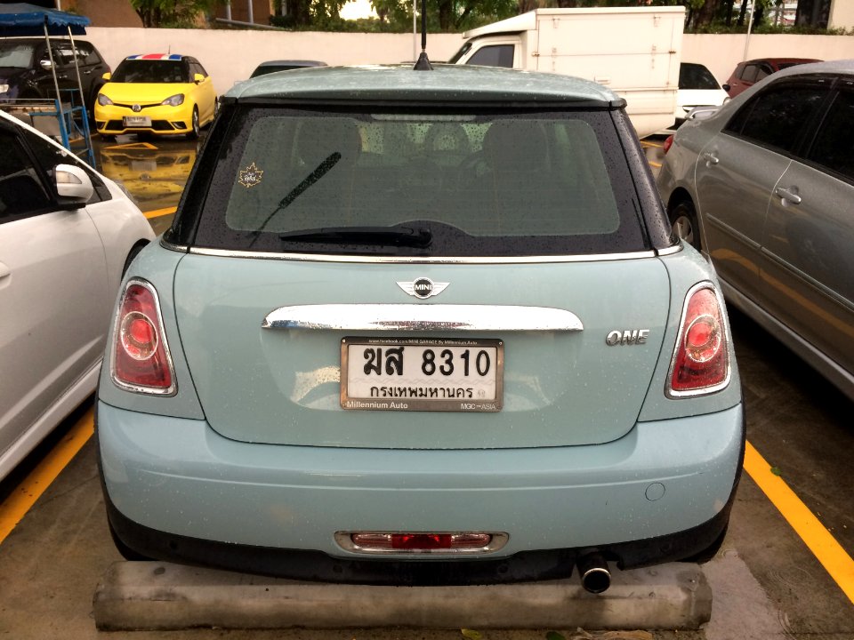 2007-2008_Mini_One_(R56)_Hatchback_(06-06-2018)_06