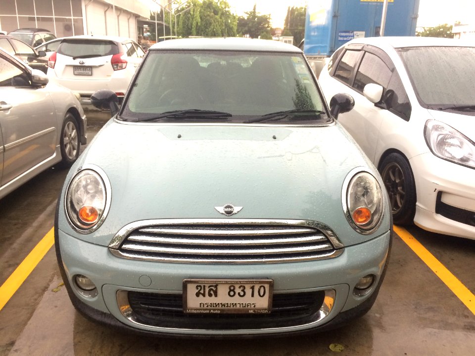 2007-2008_Mini_One_(R56)_Hatchback_(06-06-2018)_05