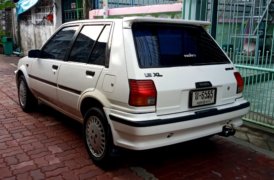 1987-1988_Toyota_Starlet_(EP71)_Sporty_1.3_XL_Hatchbacks_(04-07-2020)_04