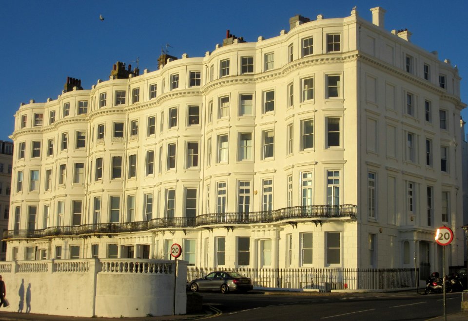 1–6_Clarendon_Terrace,_Kemp_Town,_Brighton_(NHLE_Code_1380402)_(December_2016)_(1)