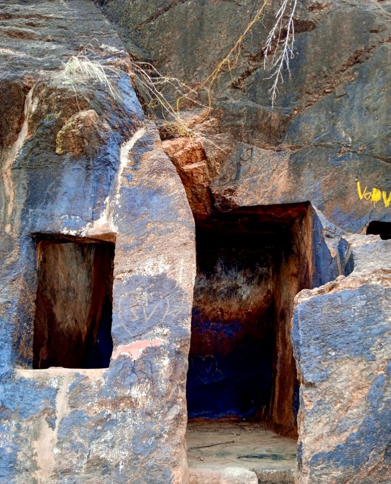1st_century_BCE_to_3rd_century_CE_Pandavula_Metta,_Korukonda_Buddhist_site,_Kapavaram_Andhra_Pradesh_-_8