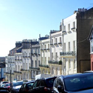 1–13_Roundhill_Crescent,_Round_Hill,_Brighton_(NHLE_Code_1380833)_(February_2014)_(2)