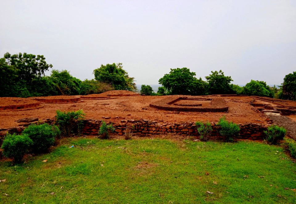 1st_century_BCE_to_3rd_century_CE_Pandavula_Metta,_Korukonda_Buddhist_site,_Kapavaram_Andhra_Pradesh_-_11