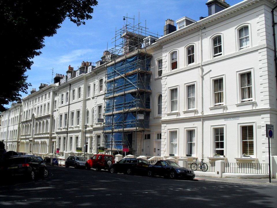 1–13_Norfolk_Terrace,_Brighton_(NHLE_Code_1380608)_(July_2010)