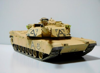 1to35_scalemodel_of_M1A1_AIM_Iraq_2003_002