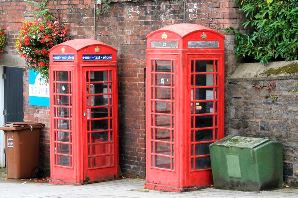 2_K6_Telephone_Kiosks