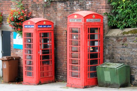 2_K6_Telephone_Kiosks