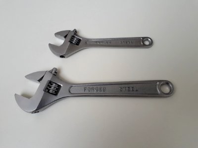 2_adjustable_wrenches_-_A2